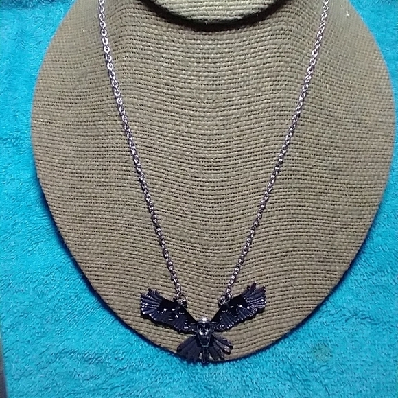 Silvertone owl necklace - Picture 6 of 6